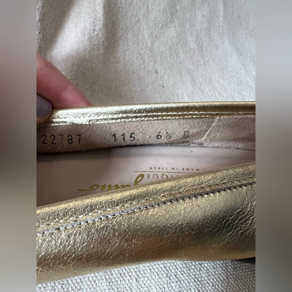 Salvatore Ferragamo 1990s Gold Loafers - Picture 8 of 8